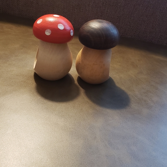NWT Handmade Wooden Mushroom Nutcrackers Made in Europe Red Polka Nut Cracker - Picture 9 of 16